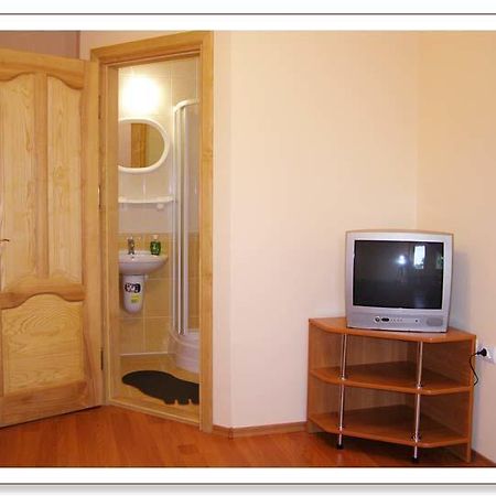 Hotel Apollon Mukačevo Esterno foto