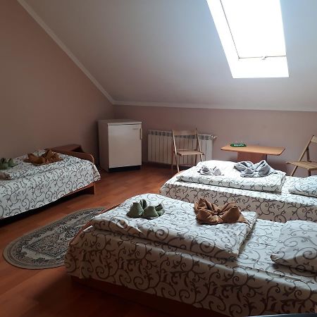 Hotel Apollon Mukačevo Esterno foto