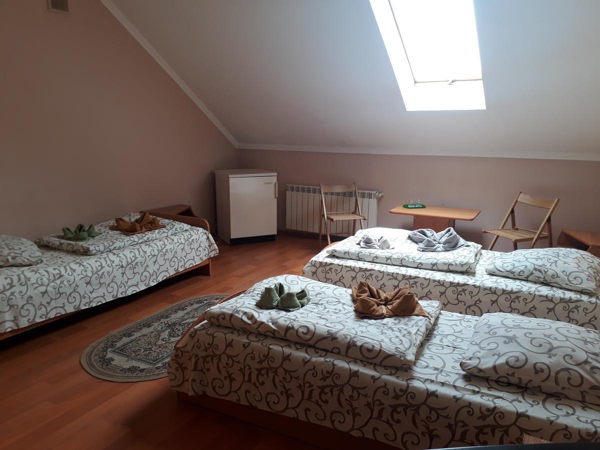 Hotel Apollon Mukačevo Esterno foto